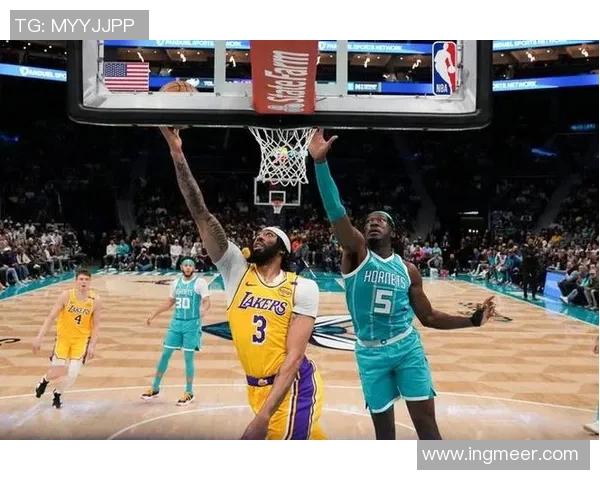 2008年4月12日湖人与黄蜂的激烈对决回顾与精彩瞬间分析