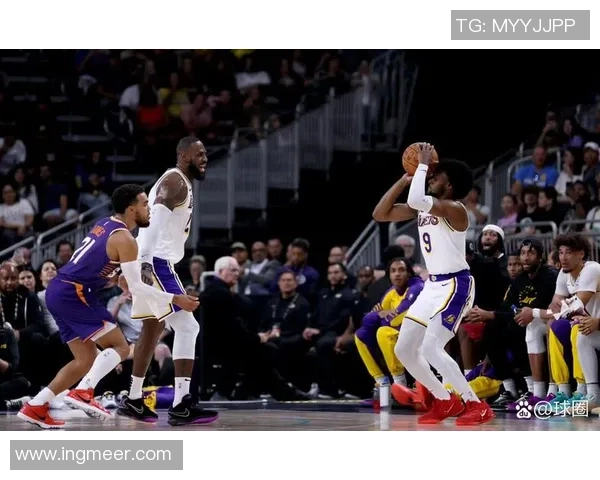 2009年湖人对阵太阳的经典对决回顾与精彩瞬间分析
