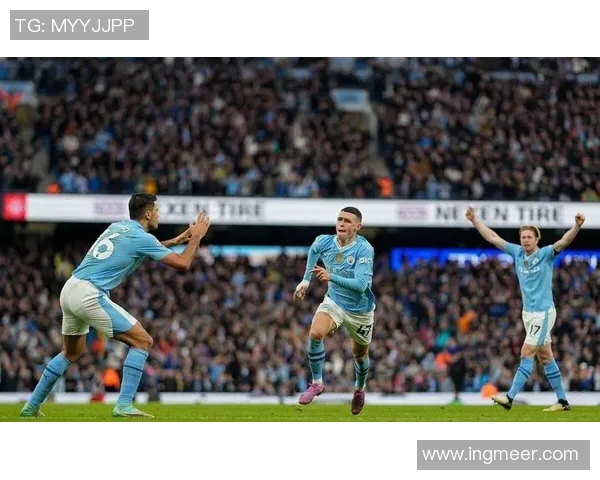 2008年曼城与曼联巅峰对决回顾：激情四溢的曼彻斯特德比战