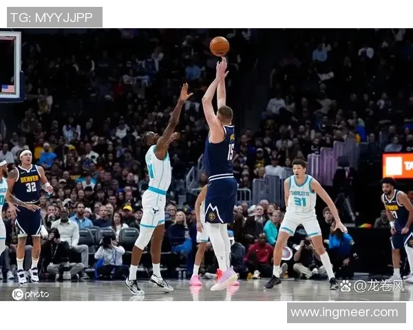 2012年NBA季后赛火箭与掘金第三场激战回顾与精彩瞬间分析